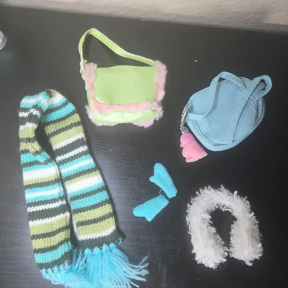 Vintage 2003 Bratz Wintertime Wonderland Sasha Doll Original Clothes Accessories